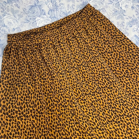 Vintage Leopard Pleated High Waisted Mini Skirt Made in USA Elastic Waist Tan - Picture 3 of 7